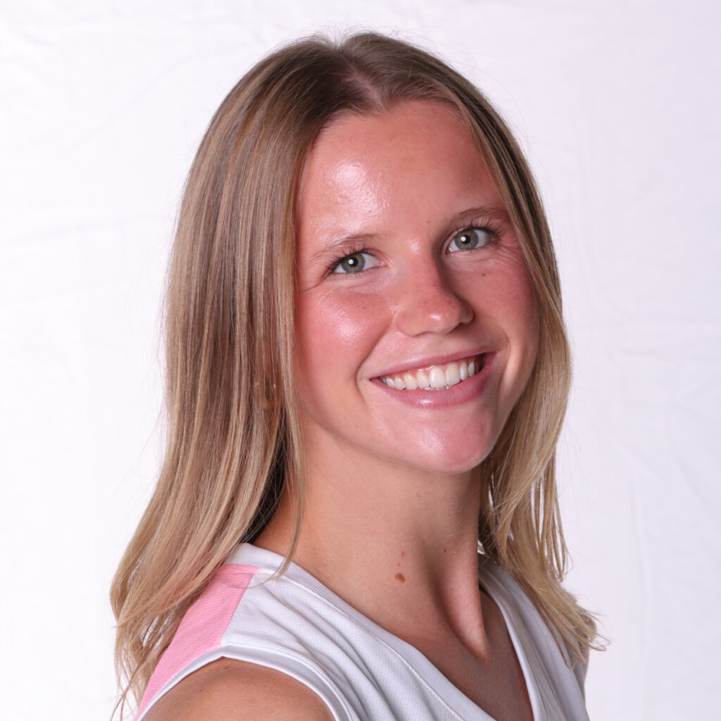 Portrait Riley Hayes